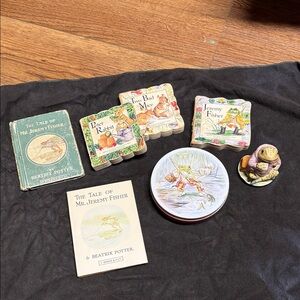 Beatrix Potter books, tin and Figurine Set